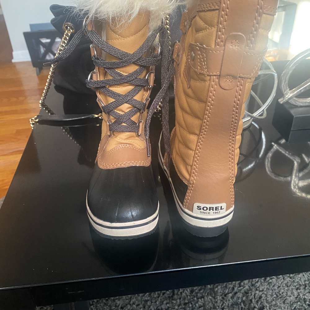 Big Kid Sorel Boots, size 3